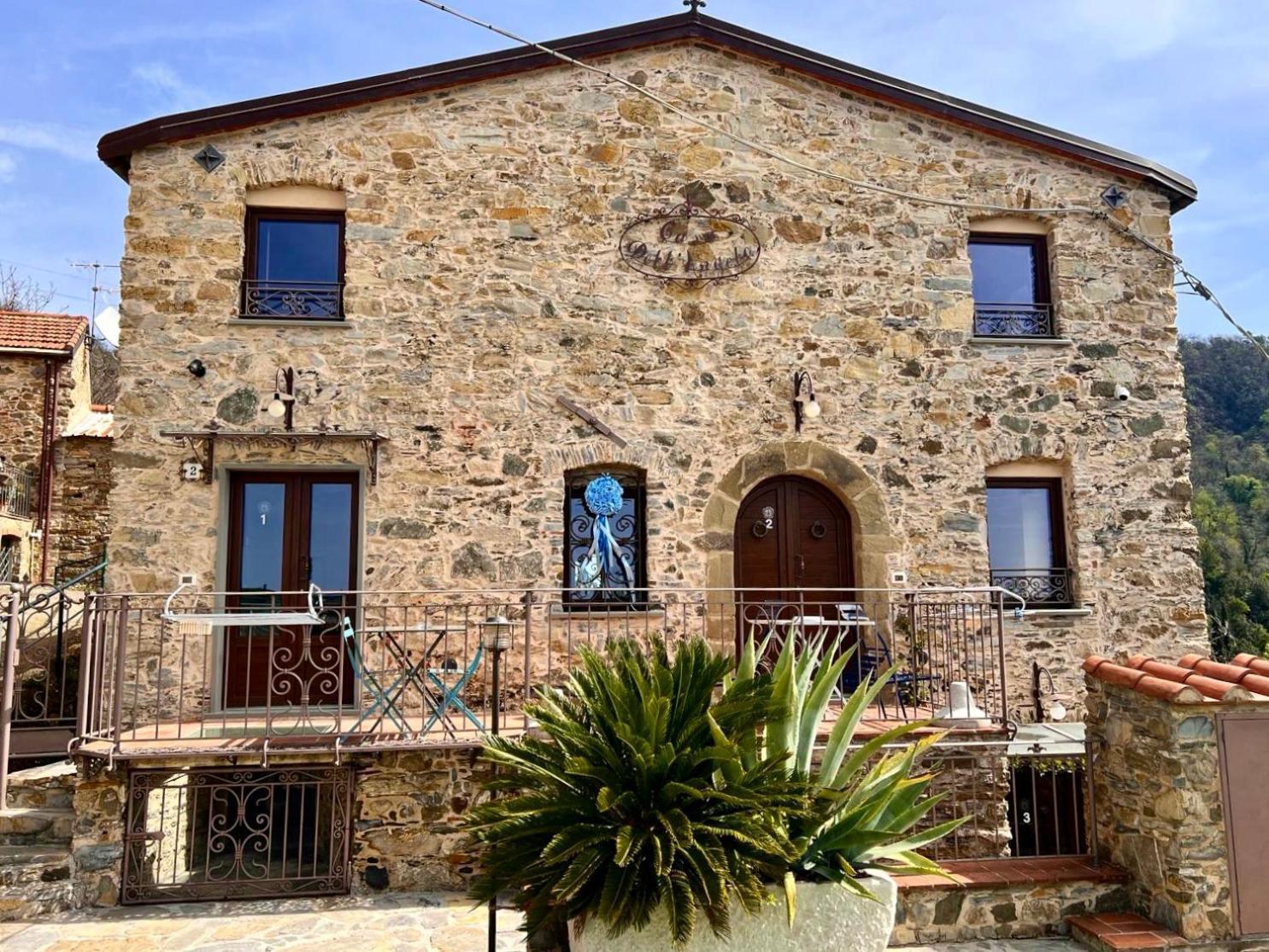 Апартаменты Casa Dell'Angelo Кастельнуово-ди-Магра Экстерьер фото